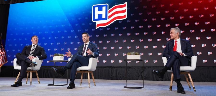 Discussion on stage
